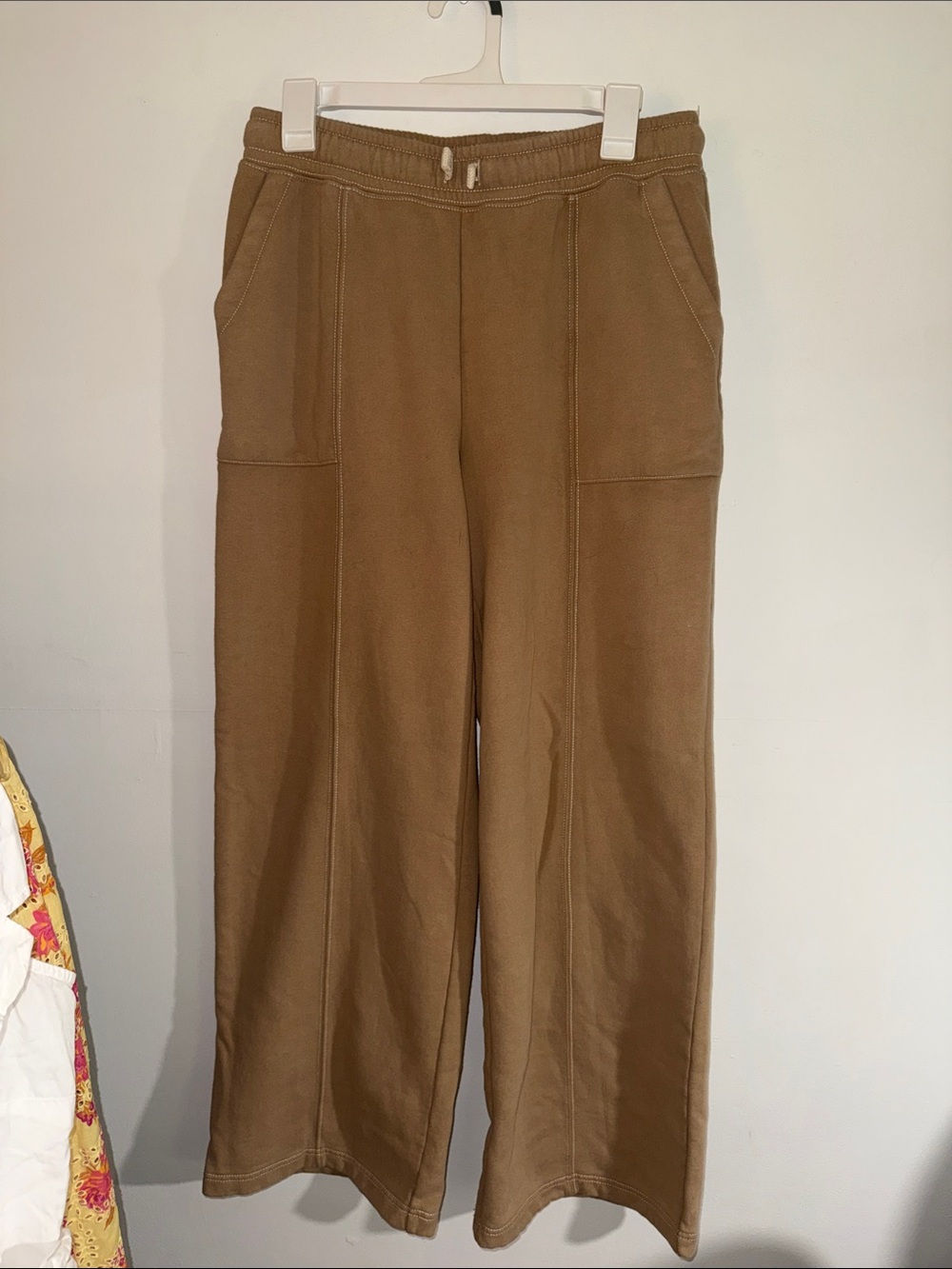 Casual Wide-Leg Drawstring sweat Pants in Brown